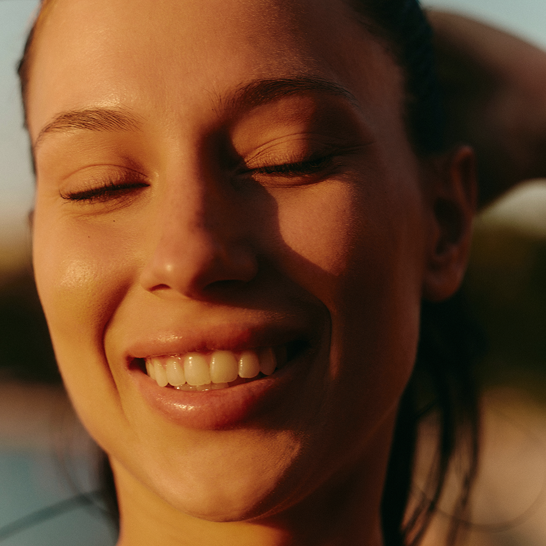 Kvinna med stängda ögon